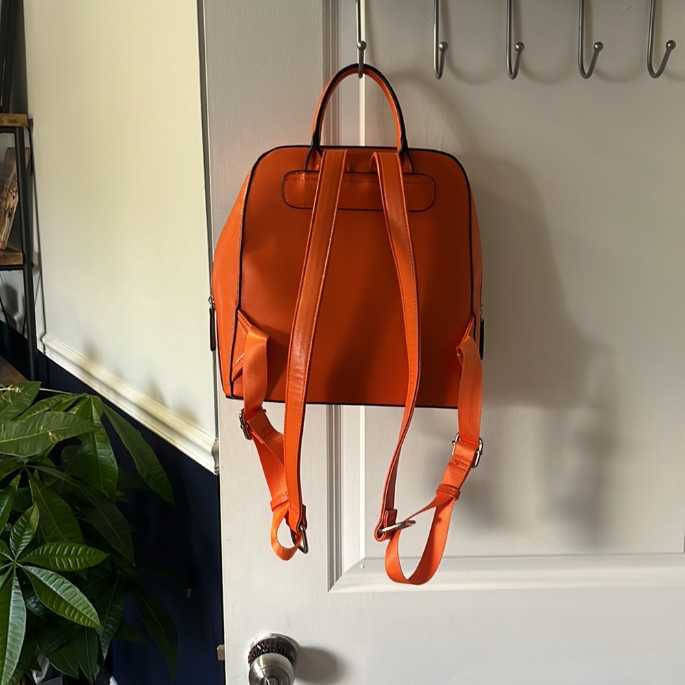 Clōe orange backpack - Picture 3 of 6